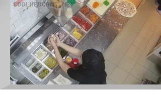 Webcam at the Dodo Pizza pizzeria on Yuzhny Highway, Samara